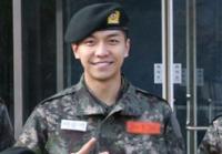 이승기 훈련소 근황 공개...훈남 포스 장착하고 꽃미소 발사