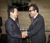 남경필 "호남 없으면 경기도도 없다" vs 이낙연 "판교 와보니 한국경제 출구 느껴"
