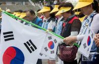 국민의례 하는 한국자유총연맹 회원들