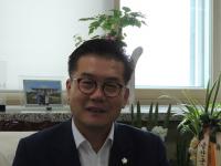"어린 주민들이 행복할 수 있는 여건을 만드는 것이 과제"