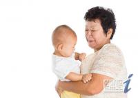 부민병원, 우는 아이 업고 달래는 할머니 ‘손주병’ 주의해야