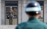 북한군 병사, 군사분계선 넘어 귀순