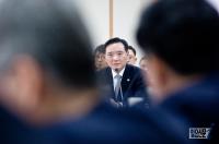 의원들의 질문 받는 김현웅 법무부 장관