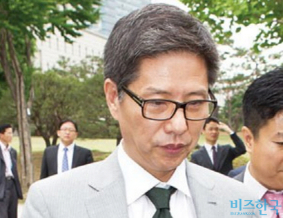 [단독] 이혜경 “상속재산 아이팩, 담철곤이 가로챘다”