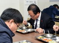 김석준 교육감, 충렬중 등 4개 학교 방문해 급식 점검
