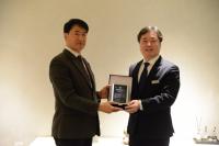 [포토] 송정호 롯데백화점 부산본점장, 모범선행 시민상 수상