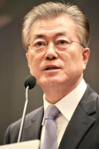 문재인 “시민혁명, 촛불혁명...문재인이 말하면 불온합니까”