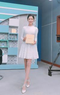 클라라 근황, 화이트 드레스 입고 8등신 황금 비율 자랑 "얼굴이 더 작아졌네" 