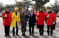  천홍욱 관세청장,  육군 제37사단 위문