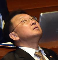 ‘시누이끼리 쌈질까지…’ 경제 컨트롤타워의 ‘막장극’