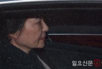 박근혜 전 대통령 구속수감 후 첫 검찰 조사···4일 서울구치소서