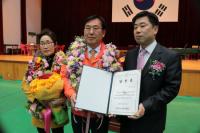 니용찬 신임 괴산 군수 당선증 교부 받아