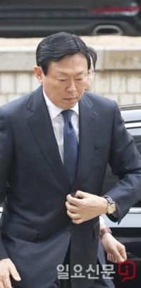 관세청 “신동빈 롯데 회장 뇌물죄 확정 시 잠실면세점 특허 취소”