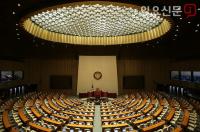 자유한국당 '보이콧'에 발목 잡힌 이낙연 인준안 통과