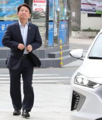 [포토] 민선6기 4년 차 첫 출근하는 권영진 대구시장