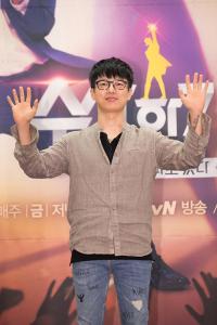 하현우 "오랜 무명 경험, '수상한 가수'에 도움 되고파"