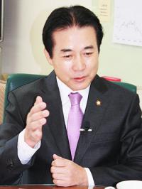  나성린 전 의원, 건강 문제로 전격 정계은퇴 선언