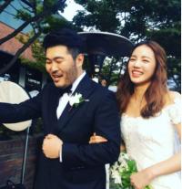 윤종신, 박시연-김성은-김사권과 김기방 결혼식 인증샷 “좋니?” 