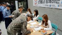 건협 부산검진센터, 걸그룸 라붐과 군부대 금연 토크 콘서트 진행