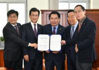 김관용 경북지사, 지방 SOC확충…"지역발전 위한 기본, 국토차원 복지"