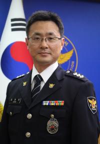'자살 막으려다' 경찰관 아파트서 추락해 숨져