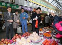 포항제철소, 포항사랑상품권으로 '전통시장 장보기'