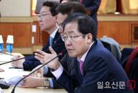 홍준표, 지방선거 앞두고 'TK 구애'…"대구경북발전위원장 맡아"