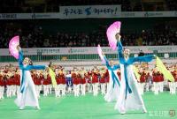 [평창동계올림픽 포토] 북한응원단 “우리는 하나다”…원주에서 특별한 공연 선보여 