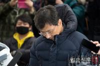 '입장 번복' 안희정 성폭력 피하고 불륜 껴안나
