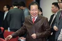 승리보다 잿밥에 관심? 지방선거 이후 노리는 비홍