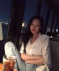 헤이즈, 밤바다 배경으로 분위기 있는 근황 눈길 "얼굴은 열일중" 