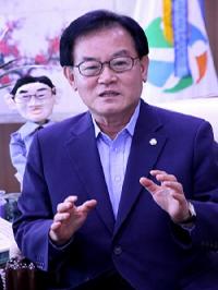 [인터뷰] 백선기 칠곡군수, "동심으로 온정 가득한 칠곡 만들 것"