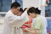  [포토] 간호사 손 축복식 갖는 가톨릭관동대 국제성모병원
