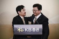 윤경은·전병조 KB증권 쌍두마차 대표, 시너지 창출 실패 동반 사퇴