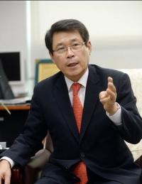 자유한국당 4선 이군현, 집행유예 확정에 국회의원직 상실