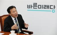 [설특집 인터뷰] 손학규 “한국당과 통합론은 쓸데없는 소리”