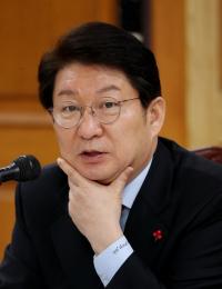권영진 대구시장 "당 보면 가슴 터질 것 같다"···작심발언 왜?