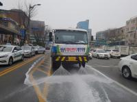 미세먼지 비상저감조치 시행에 성남시 16t 살수차 8대 도로 투입...하루 380t 물 뿌려 
