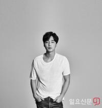 음란물 유포 혐의 로이킴, 기습 입국 후 경찰 출석 ‘조사 중’
