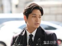 "살고 싶으면 제보자 알아 와라" 버닝썬 가드 팀장, 보안요원 협박했다