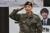 '불씨 크게 키워놓고…' 연예인 병사 휴가 논란 뒤에 숨은 국방부