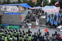 ‘서울시 vs 우리공화당’ 천막 전쟁은 끝나지 않았다