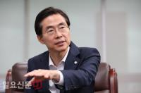 [인터뷰] 한국당 조경태 의원 “무능한 강경화 장관 경질해야” 