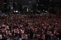 아베 정권 규탄, 다시 켜진 광화문 촛불
