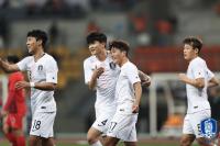 한국, 홍콩 상대로 황인범, 나상호 득점 폭발.. 동아시안컵 1승 거둬