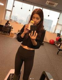 김빈우, 26kg 체중감량+개미허리 레깅스 패션 인증샷 “유지어터” 