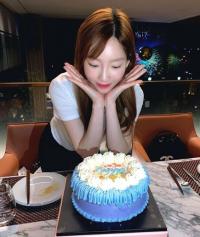 태연, 부친상 후 생일파티 사진 공개 “미리하길 잘했다” 
