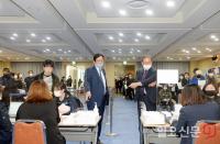 파주시의회 손배창 의장, 파주시 긴급생활지원금 지급 현장 방문