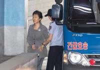 검찰, 박근혜 전 대통령에 징역 35년 구형
