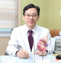선별진료소 당직후 귀가하던 고신대병원 의사, 쓰러진 시민 심폐소생술로 살려